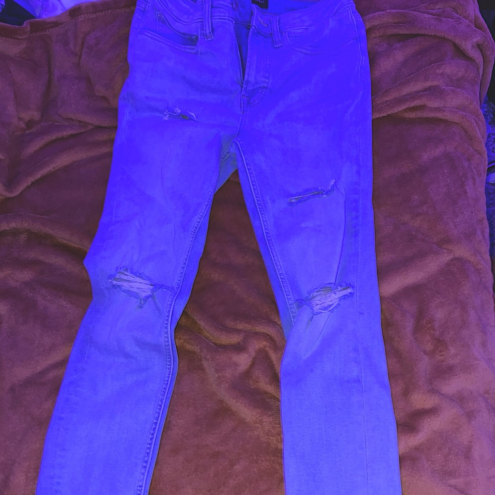 Light Blue Skinny jeans, size 8. Worn once.